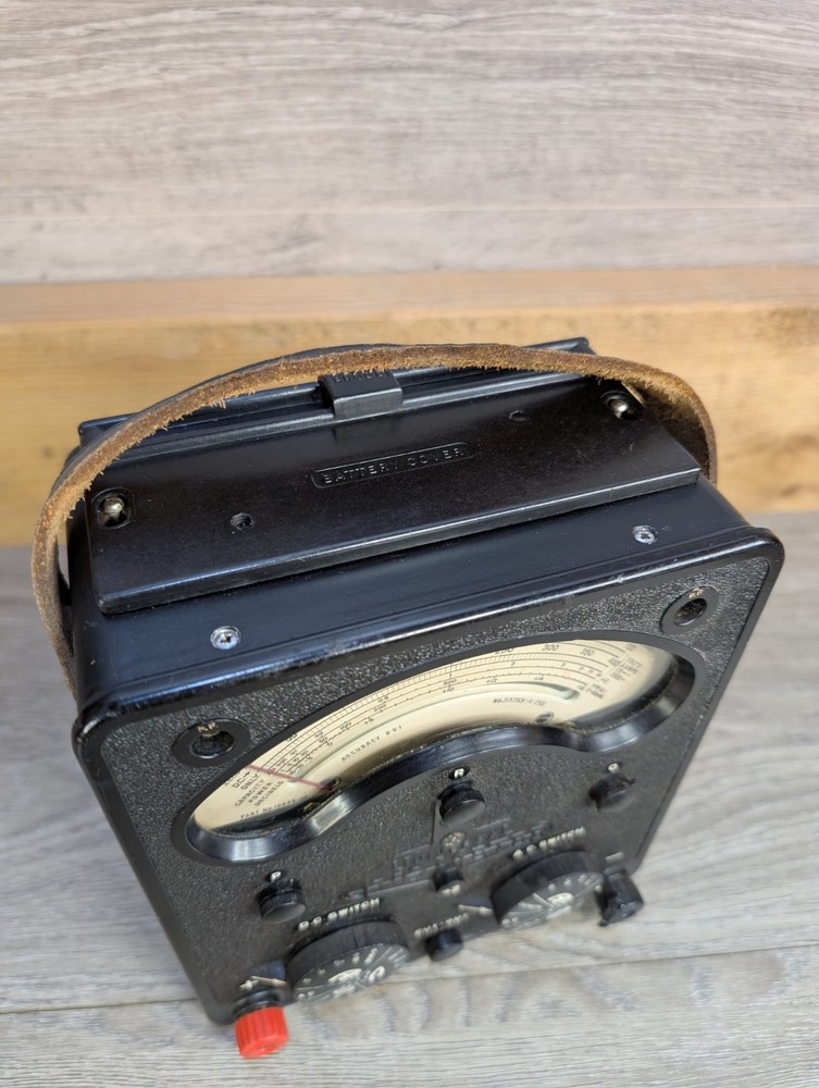 1955 Universal AVOMETER Model 7 Mark 2 AC / DC Multimeter - Unit Only - Untested