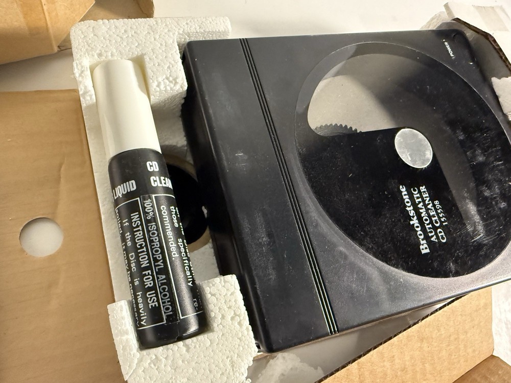 Brookstone Automatic CD Video Game Player Game Cleaner