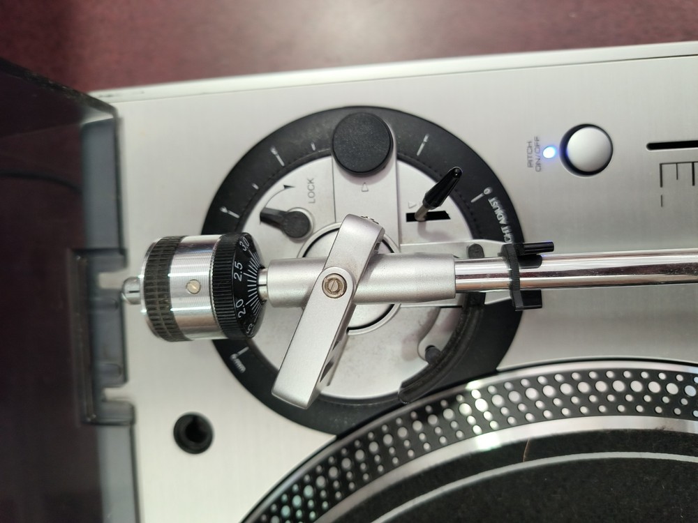 Stanton STR8-100 Digital Turntable, Power Tested, Needs Needle