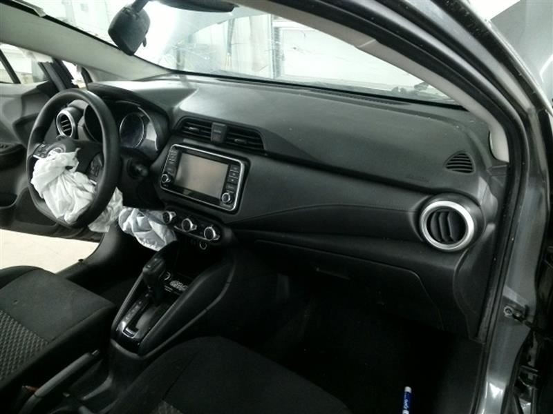 VERSA 2021 High Mounted Stop Light 104569097