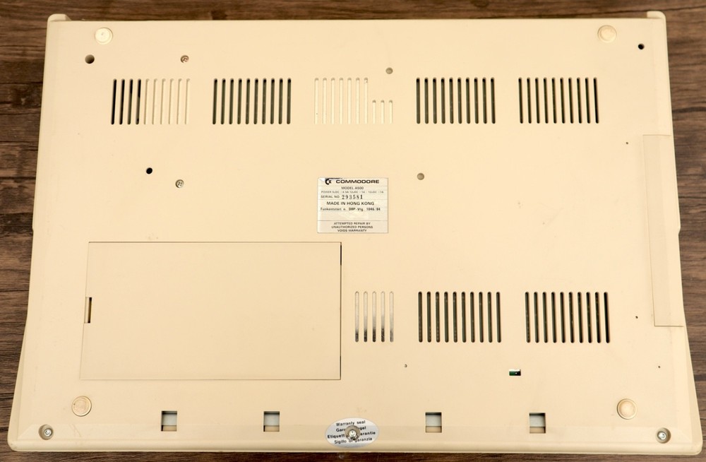 Commodore Amiga 500 Computer (PAL) Bundle | A520 Video Adapter, PSU, Disks/Mouse