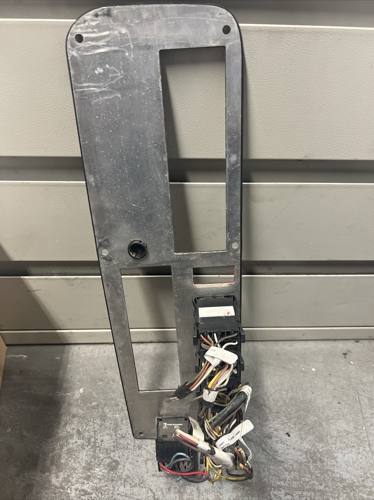 Peterbilt 587 Switch Panel | P/N S64-605