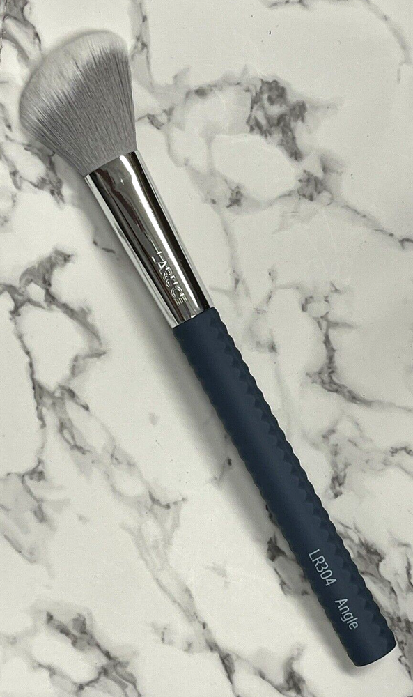 Laruce Makeup Brushes ANGLE Highlighter LR304