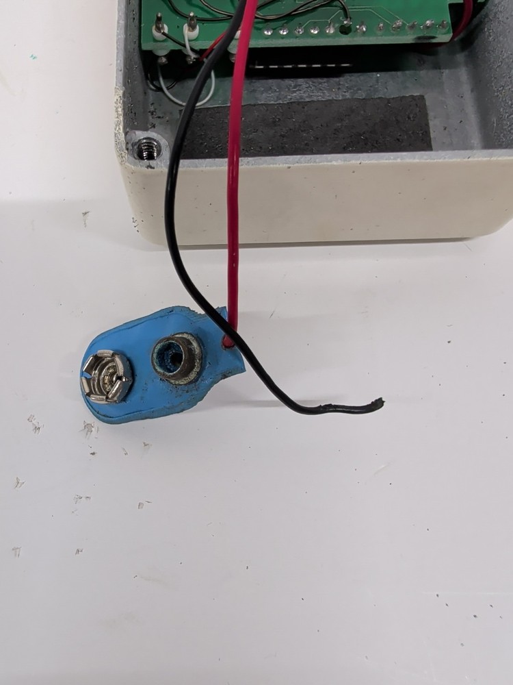 Meech Static Locator Model 980 - 9v battery connector needs repaired
