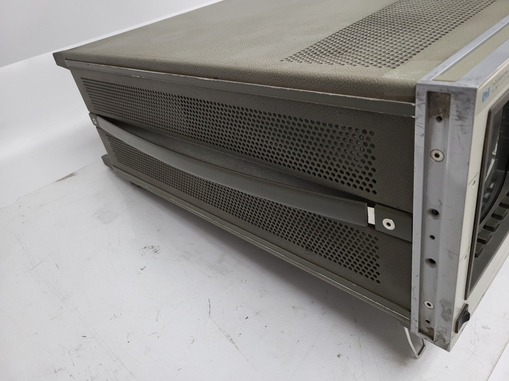 Hewlett-Packard 54110D Digitizing Oscilloscope Parts (Powers On, Untested)