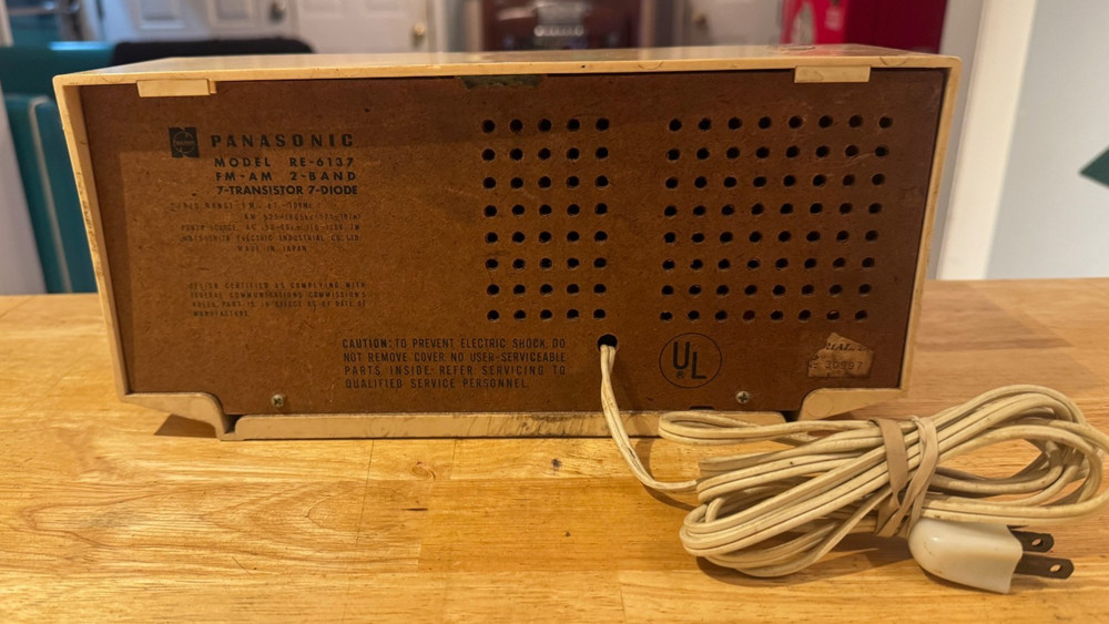 Panasonic Solid State Transistor AM/FM Radio Model RE-6137 - WORKING