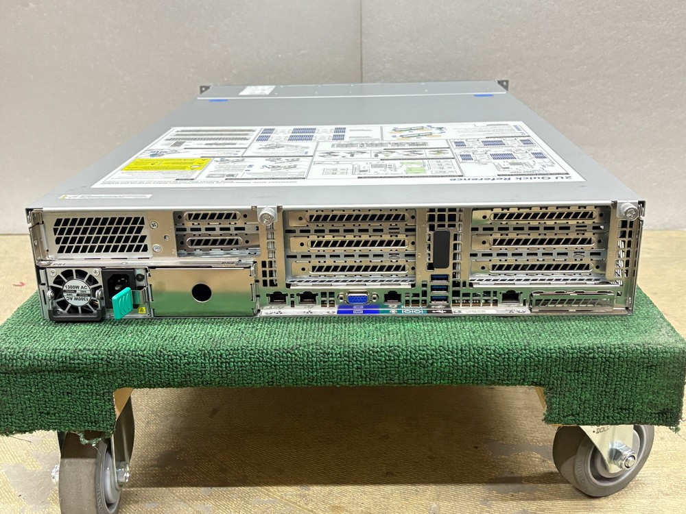 NEW (Open Box) | Intel Rr2000 / J61904-002 8x2.5" 2U Rackmount Server Chassis