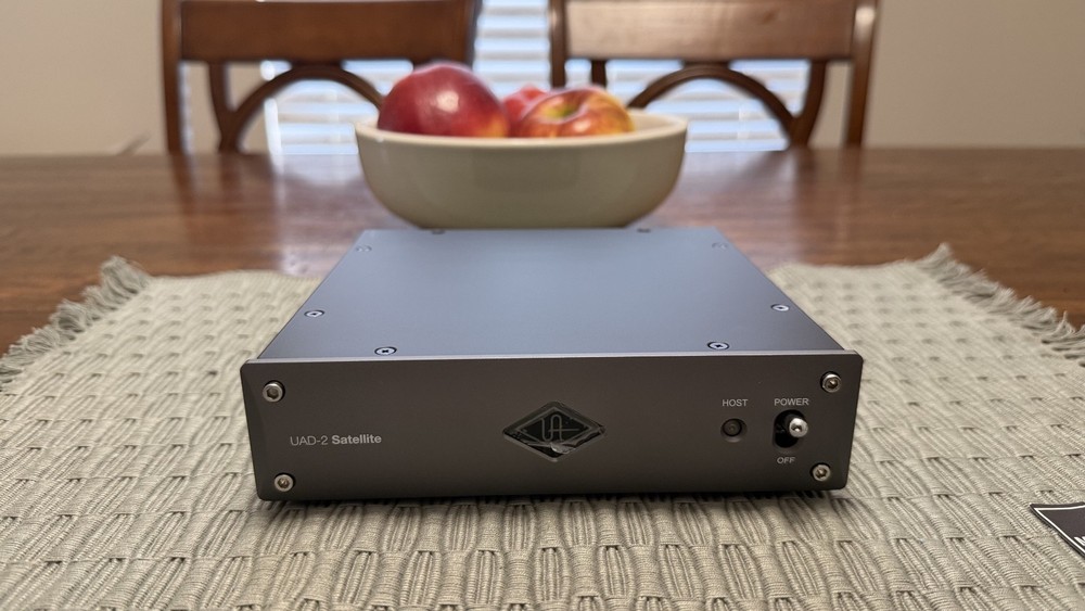 Universal Audio UAD-2 Satellite Thunderbolt 3 OCTO + 120 Plugins