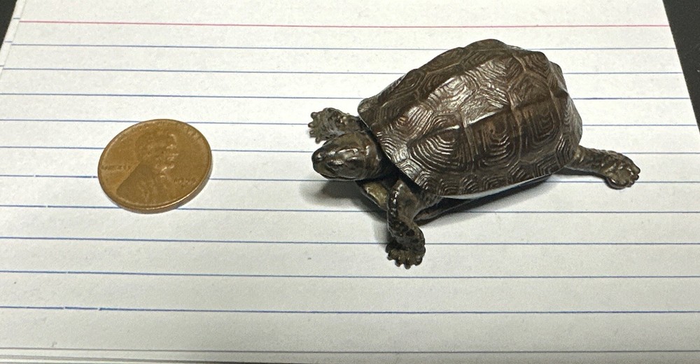 Netsuke Bronze Turtle, Signed, Head & Tail can Move. extreme Detailed.