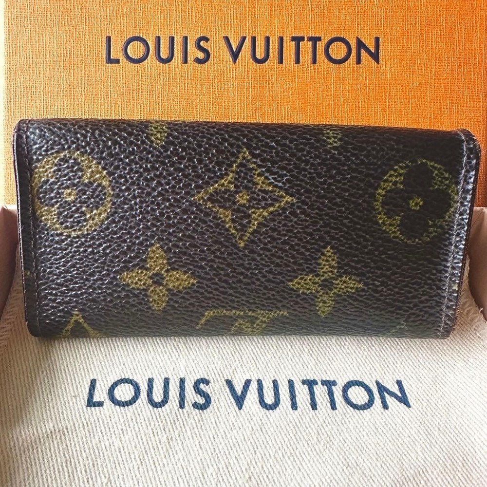 LOUIS VUITTON Monogram Key Case TH0041