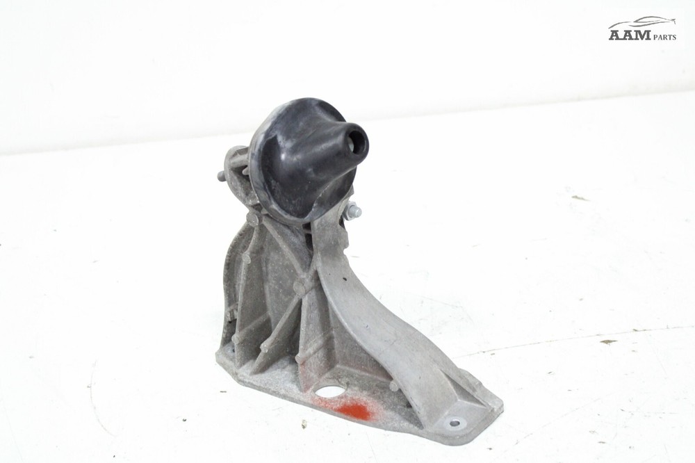 2018-24 FREIGHTLINER CASCADIA FRONT RIGHT SIDE HOOD SUPPORT BRACKET OEM