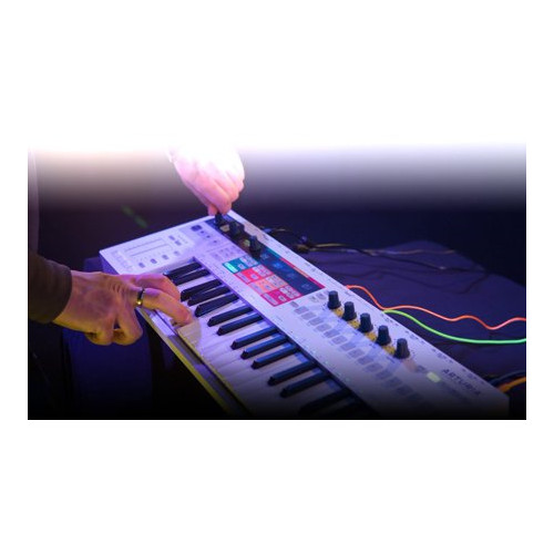 Arturia KeyStep Pro 37-Key Controller/Sequencer USB/MIDI/CV Keyboard Controller