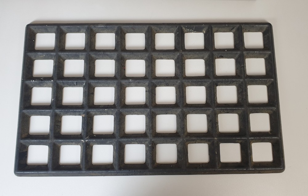 Solid Rubber Mesh Mat - Original Crown Hail - Unbeatable Helpful In Workshop