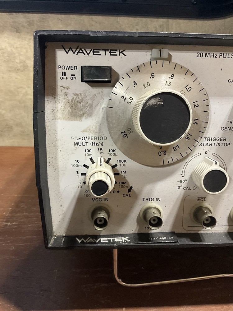 WAVETEK 20 MHZ PULSE FUNCTION GENERATOR MODEL 145 POWERS ON