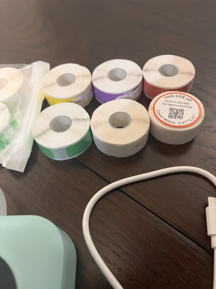 Phomemo D30 Smart Mini Label Maker Machine Portable Bluetooth - 12 Rolls Labels.