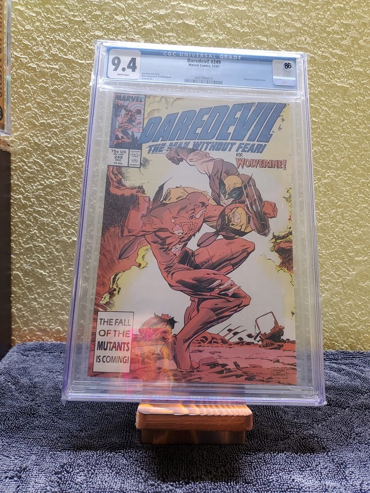 Custom Handmade 🧩 Solid Wood 🪵 Comic Book Display - Phone Holder - CGC Book🔥