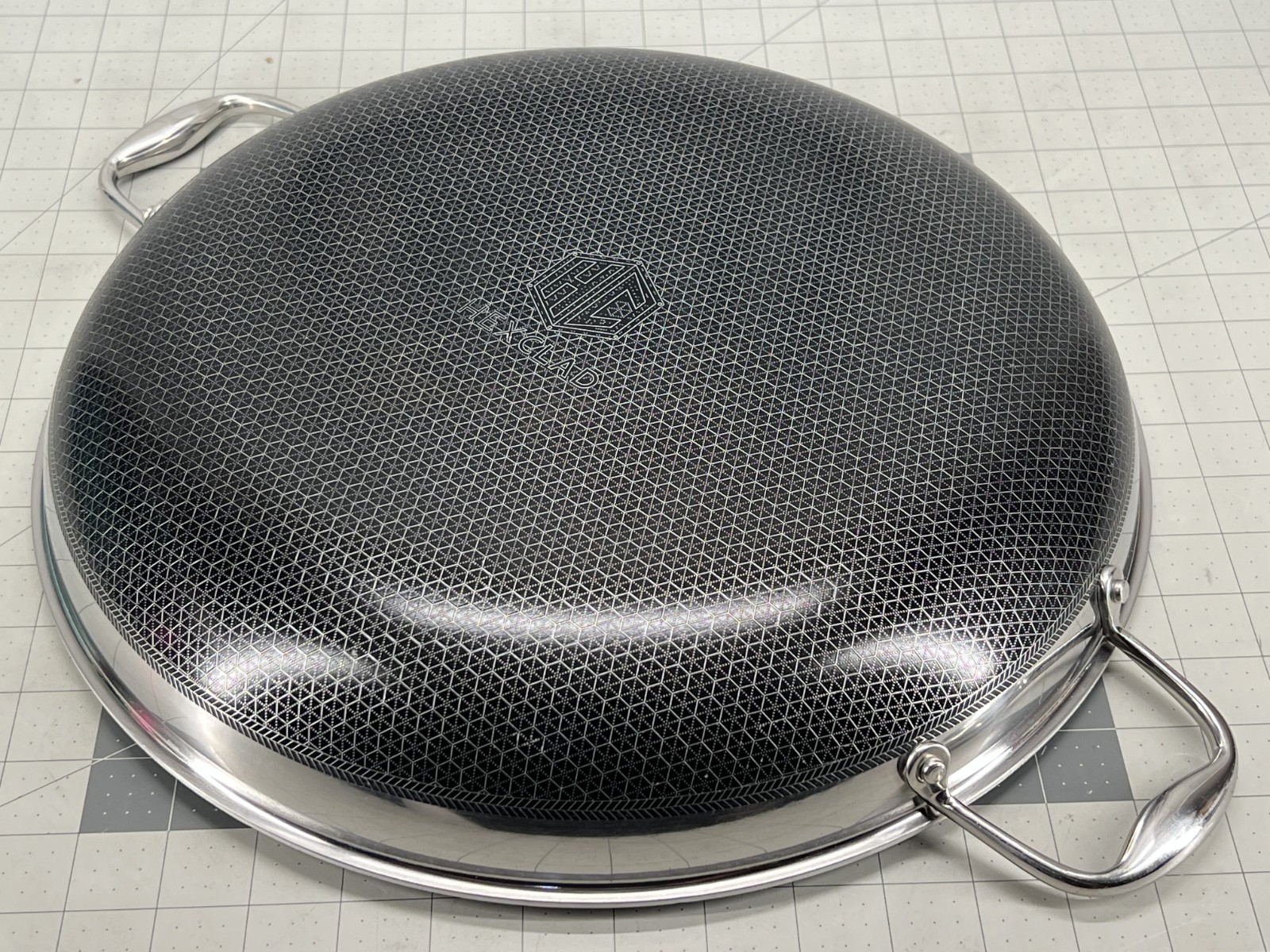 HexClad Hybrid Nonstick 14" Frying Pan, No Lid - Used