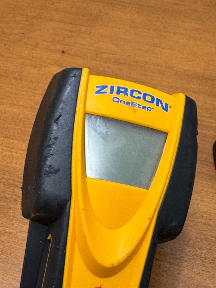 2X Stud Finder Zircon StudSensor i65 One Step Multifunction Center Vision, FAIR