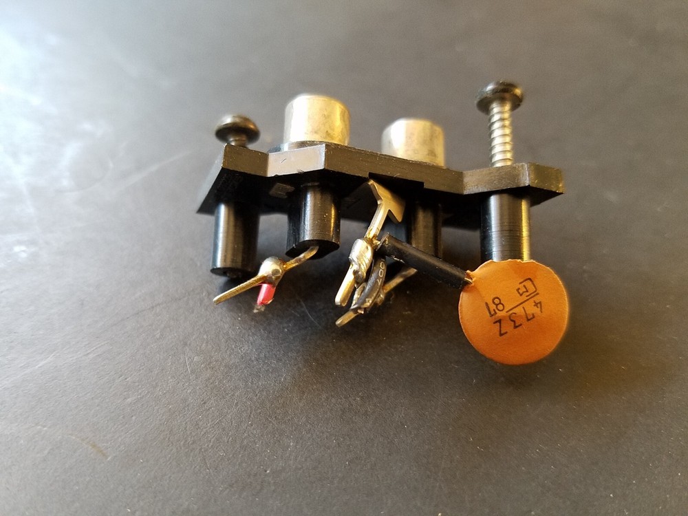 Original Output Jack For an MCS 3701 Tuner