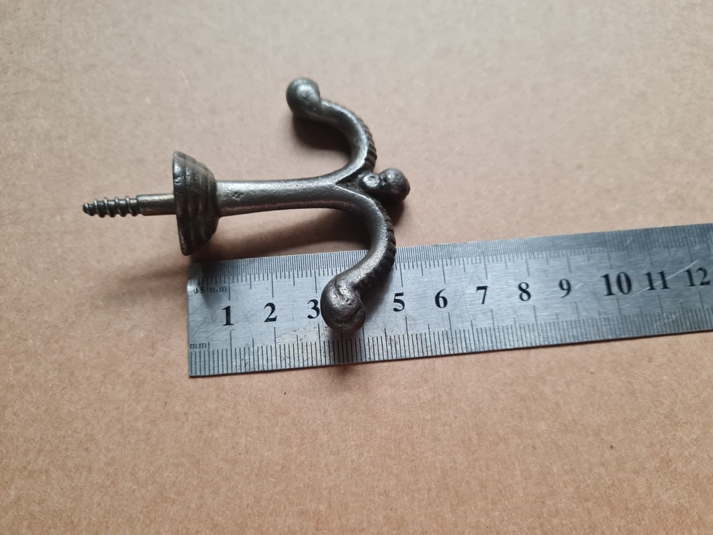 Vintage Cast Iron double Hook/ tie back/ ceiling hooks ??