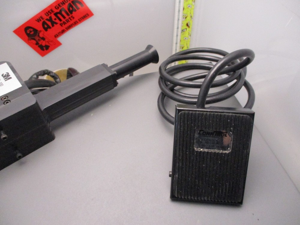 3M model 100 hot melt end effector actuated applicator 150 controller [2*L-32]