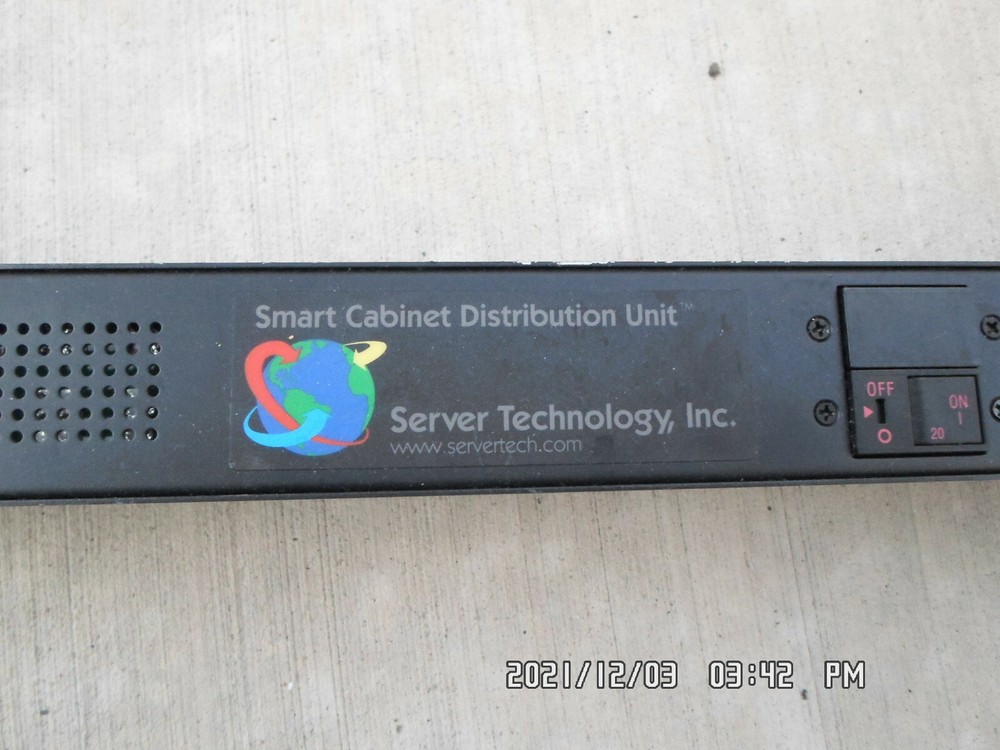 Sentry CS-3AVYM413 SMART CABINET Distribution Unit Server Technology, Inc USED