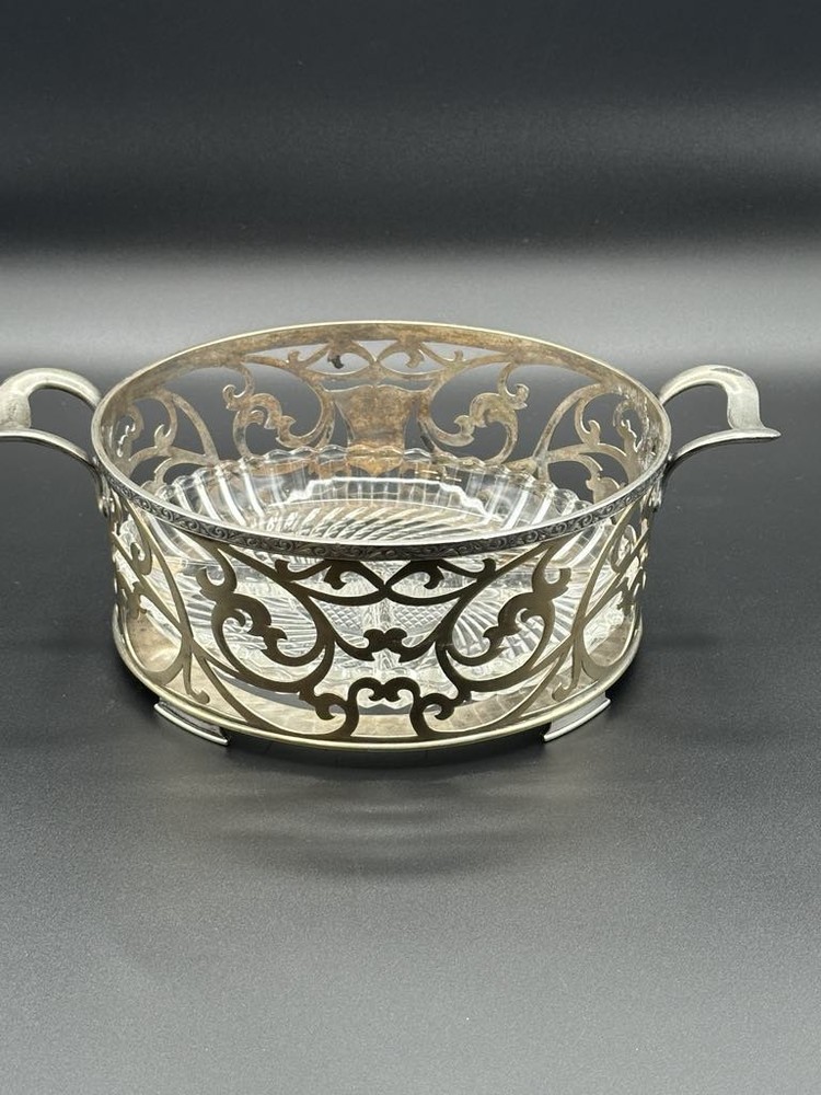 VTG Silverplate Openwork Serving Dish w/ Handles & Glass Insert Monogram MBC EP