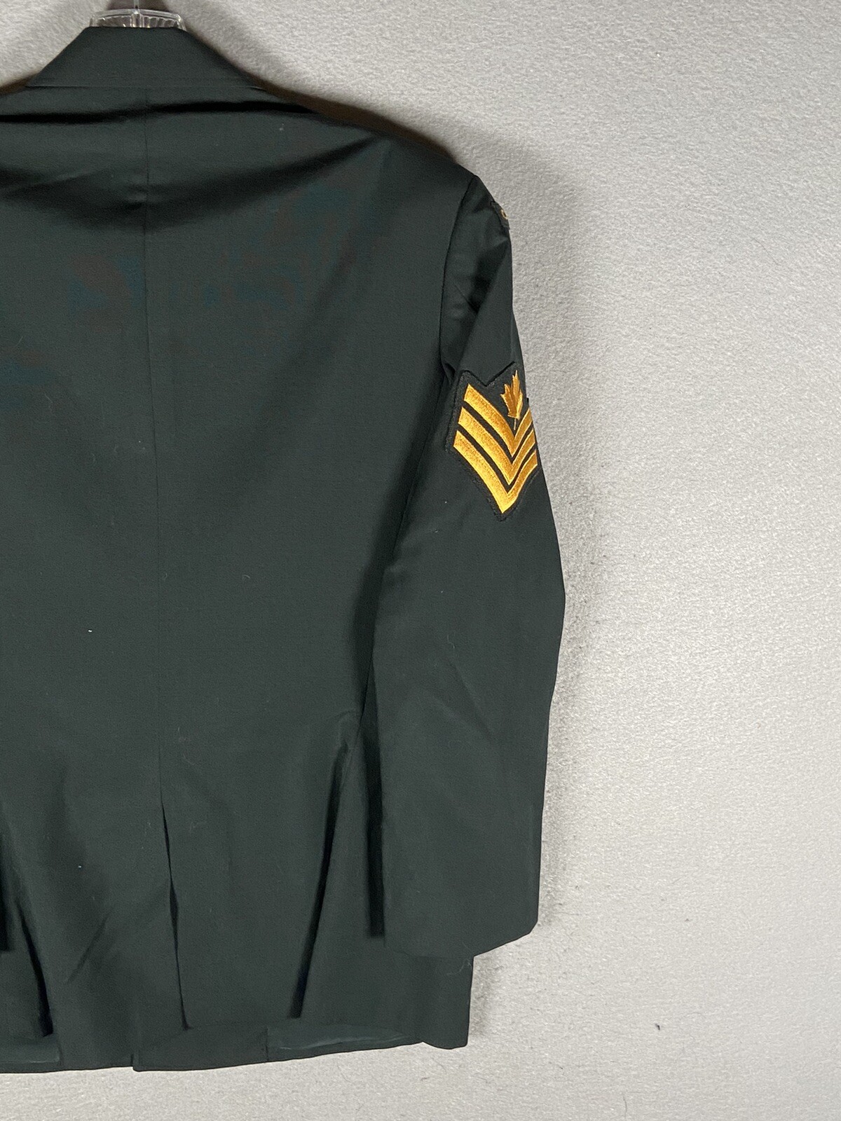 1969 Men's Service Dress Canadian Military Overcoat Greatcoat Sergeant Size N6