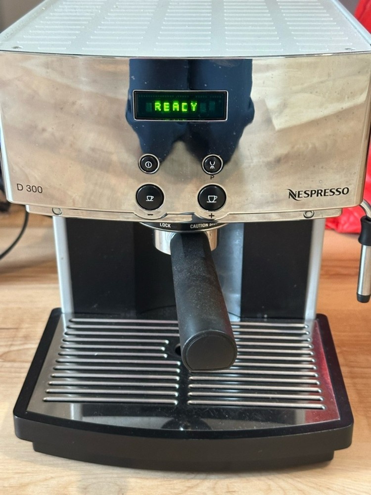 Nespresso Expresso Machine Type D300 Stainless