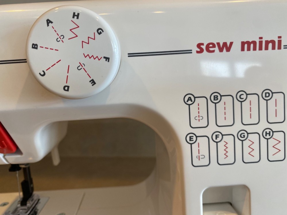 Janome Sew Mini Sewing Machine Compact Portable w Pedal **UNTESTED**