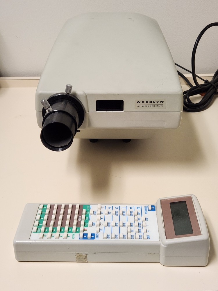 Woodlyn Auto Projector
