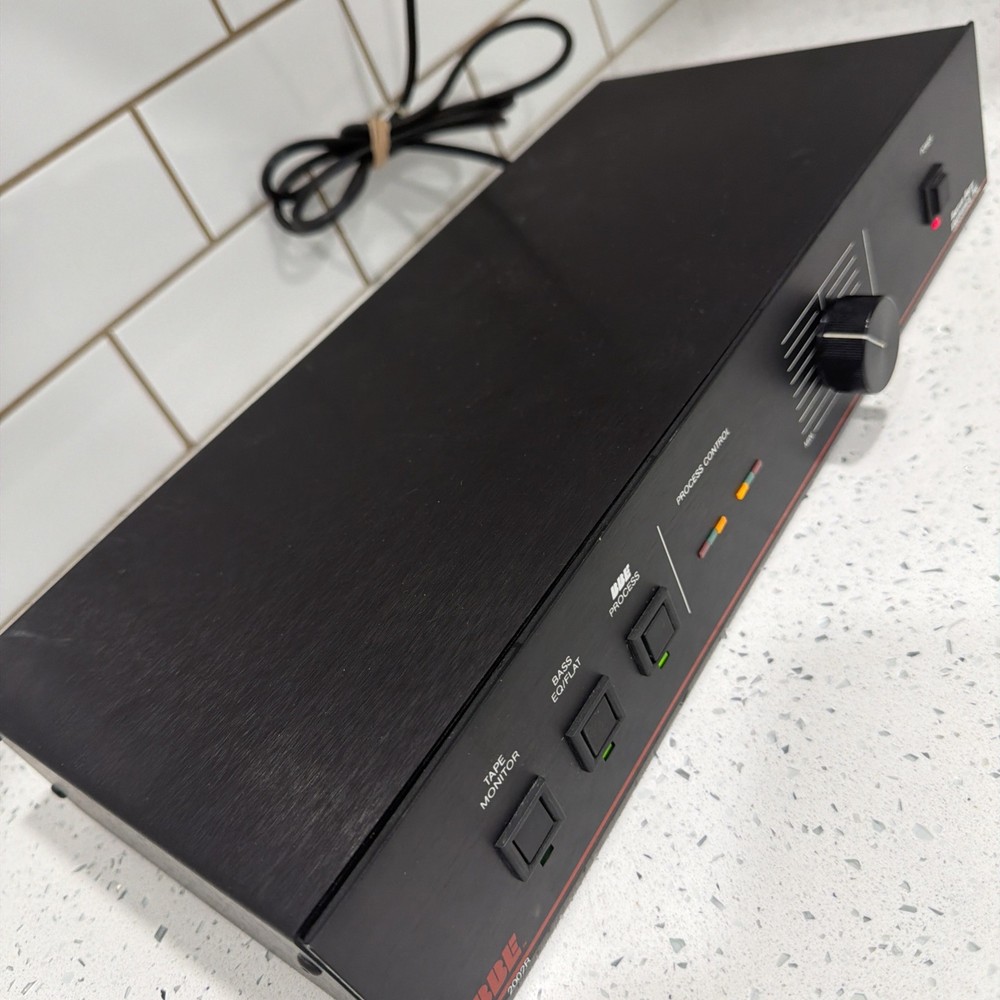 BBE BARCUS-BERRY MODEL 2002R SIGNAL PROCESSOR SONIC MAXIMIZER