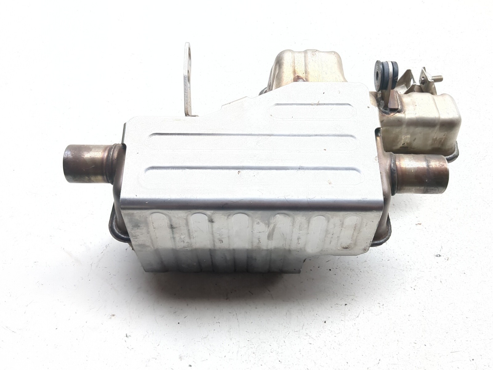 04-09 Triumph Rocket 3 III Exhaust Collector Box Can Pipe Slip-On Silencer