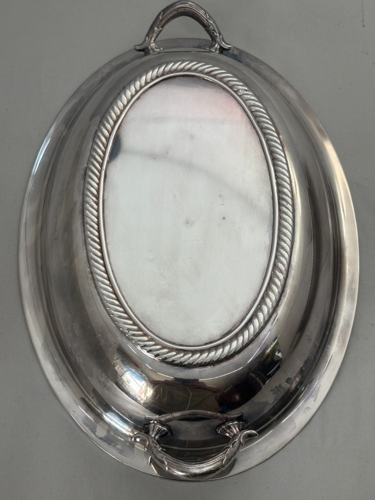 Castleton International Silver Co Vegetable Server with Lid 4812 Gadroon Border