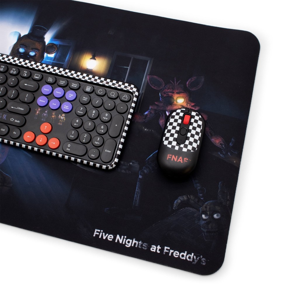 Five Nights at Freddy's Wireless Computer Keyboard Mouse & Mat - Accessory Set™