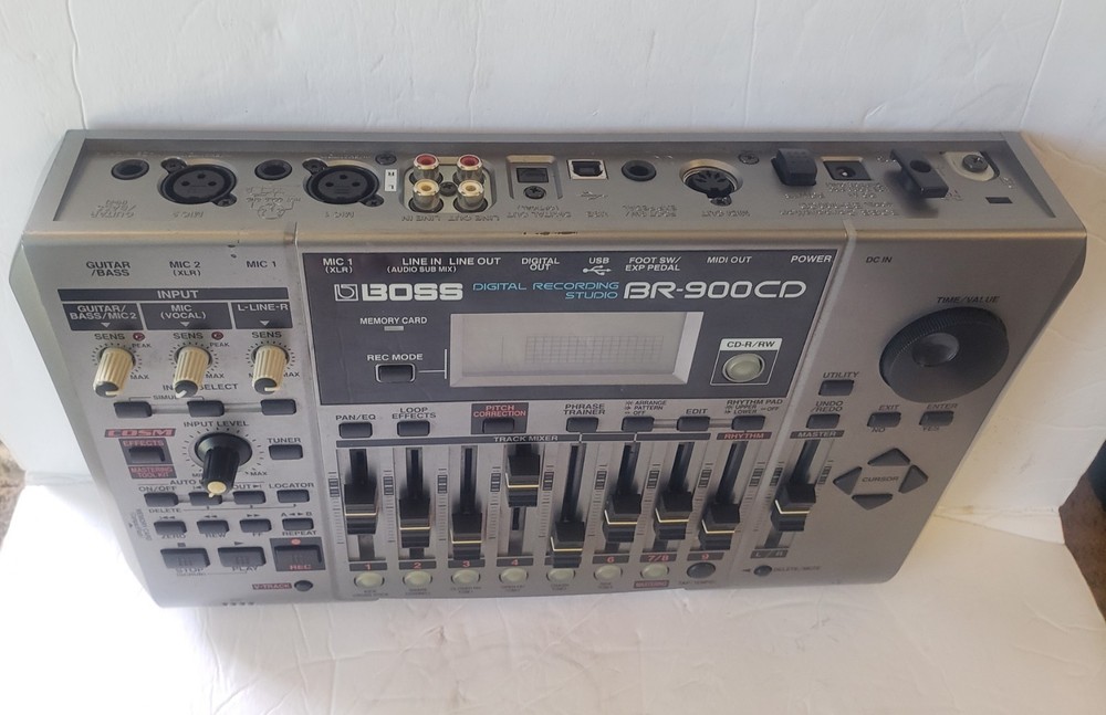 BOSS BR-900CD digital recorder with flash card, powers on