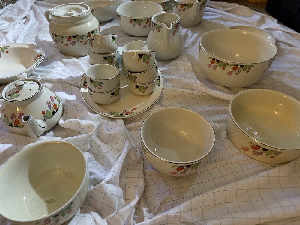 Crocus Dishes Set