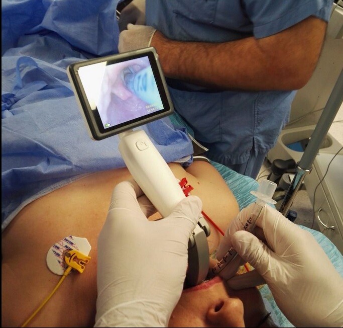 Video Laryngoscope HD Display Battery Disposable 5 Blade Kit Warranty FDA