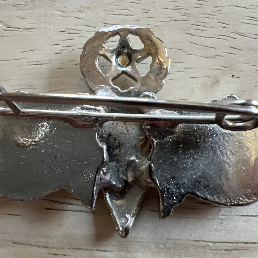 VintagePara Wings. Silver Tone. Pin Back