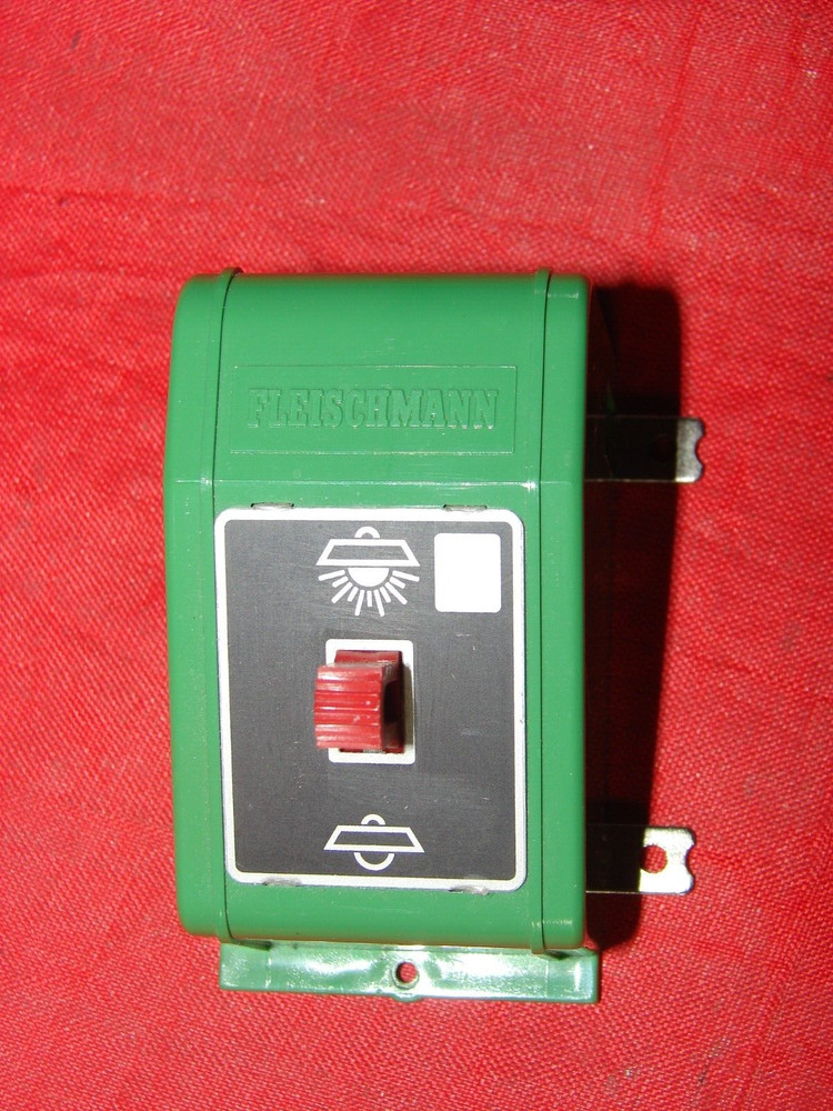 FLEISCHMANN HO N 6923 ELECTRIC TRAIN SWITCH HOUSING
