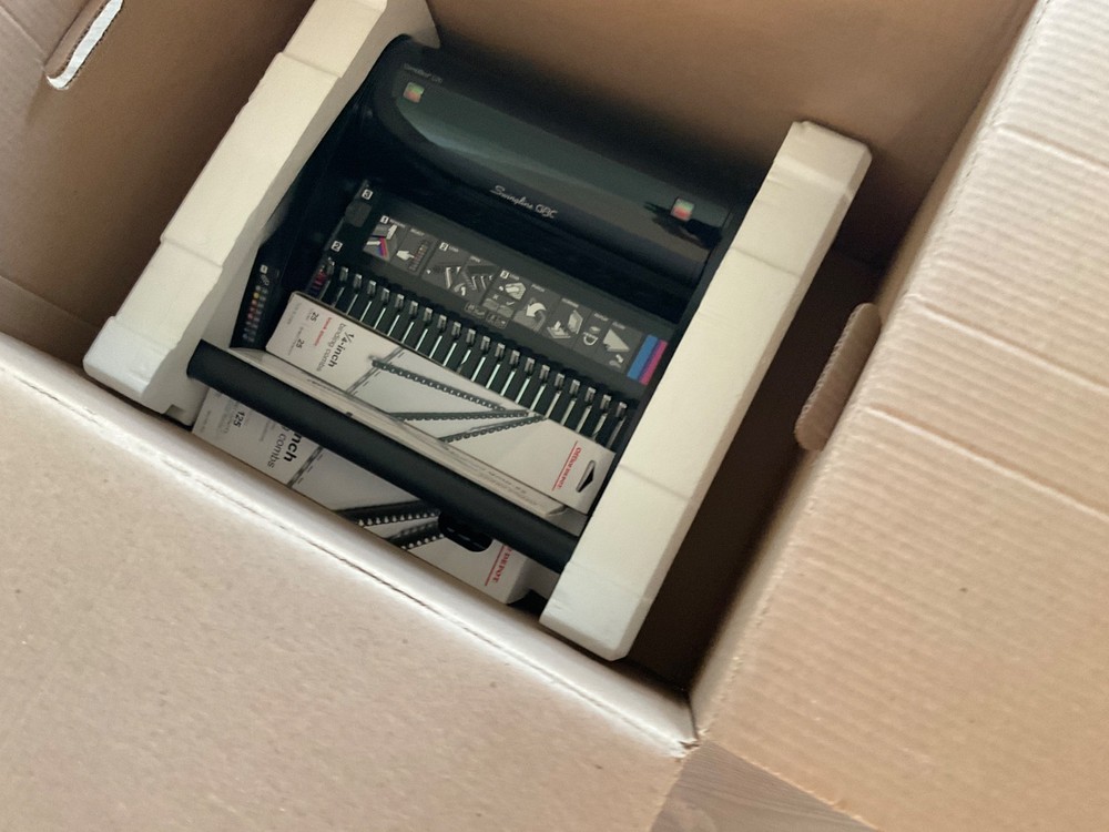 Swingline GBC CombBind C20 Manual Binding Machine
