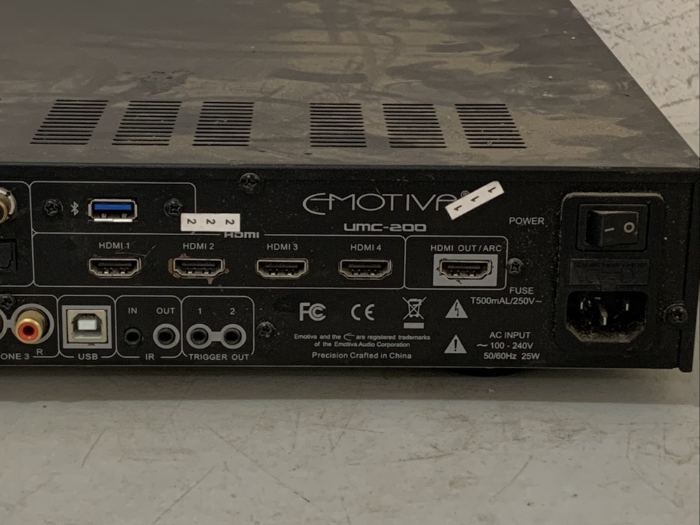 Emotiva UMC-200 7.1 Pre - Amp Surround Sound Processor