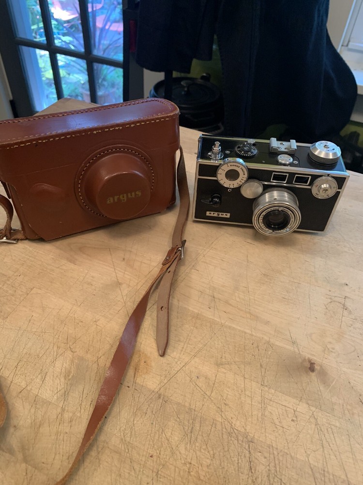 Argus brick rangefinder camera