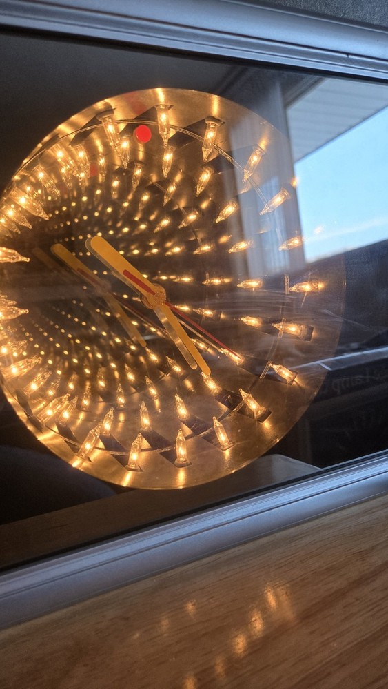 Vintage Creative Motion Industries Infinity Mirror Clock Mirage Lamp