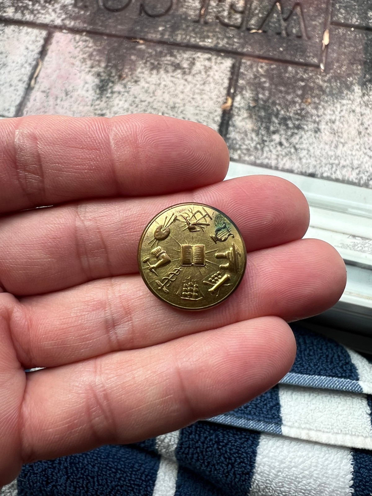 Civil War Connecticut Collegiate & Commercial Institute Coat Button RMDC Scovill