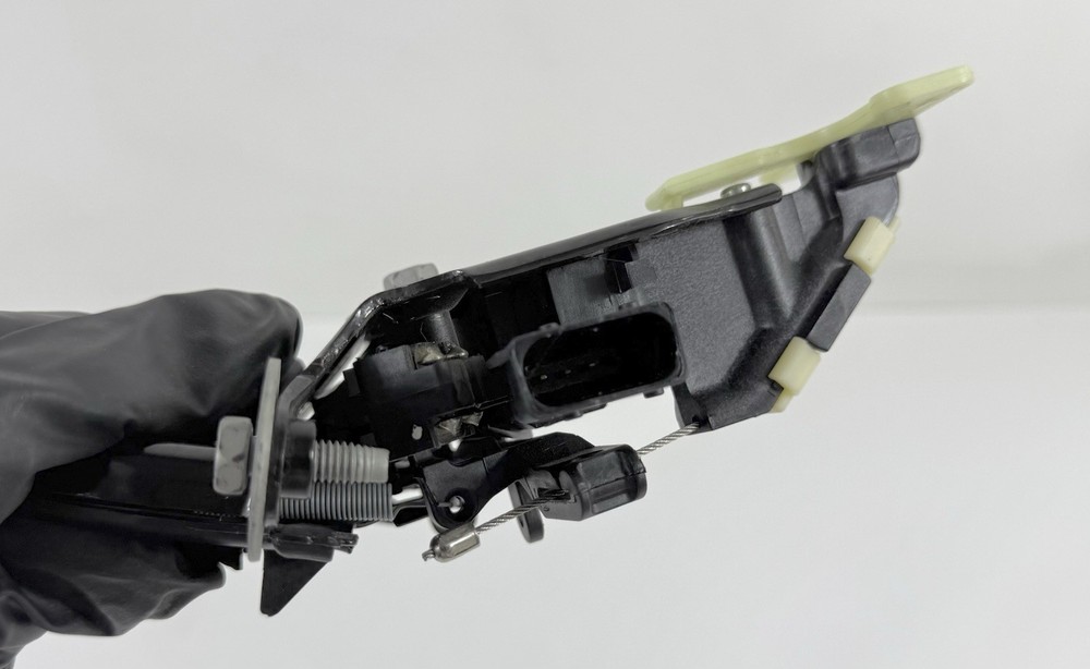 2006-2013 Chevy Impala Trunk Latch Lock Actuator Release 4-Pin Plug OEM