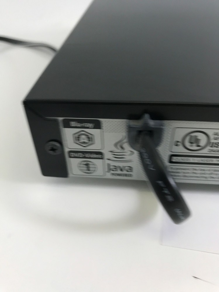 Samsung DVD Player. No Remote. DVDs play, blu-rays DO NOT, READ BELOW