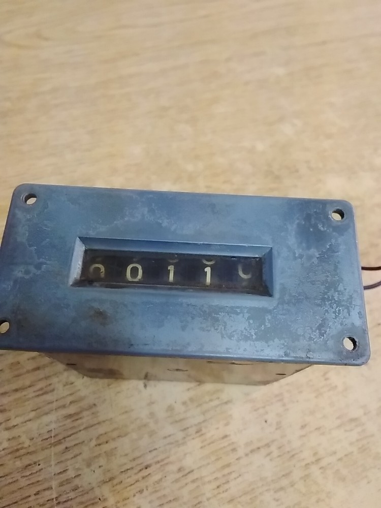 Durant 5YE8950-ER 28V DC 5 Digit Panel Mount