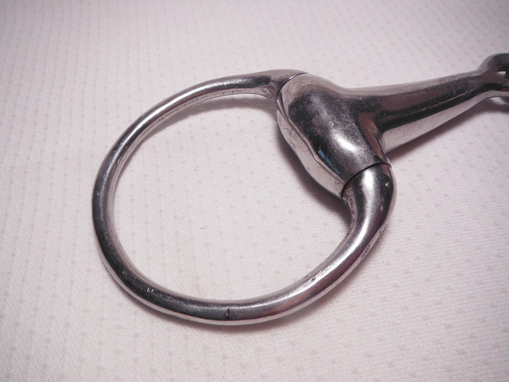 VINTAGE EGGBUTT SNAFFLE BIT ~ VERY LIGHT WEIGHT.