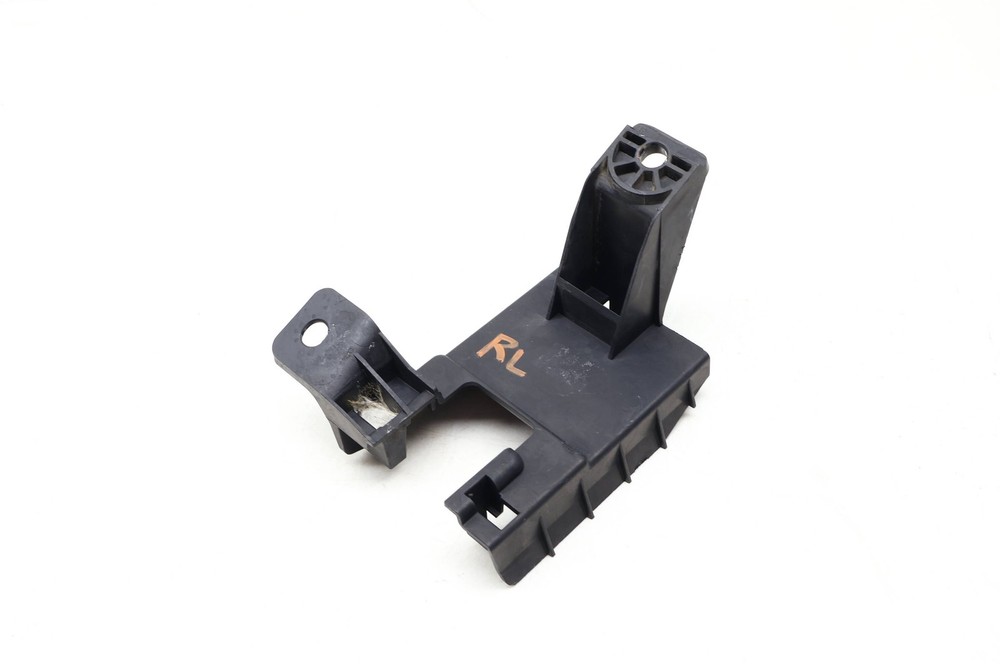 19-22 VW PASSAT 2.0L - LEFT Blind SPOT Detection Sensor / Module Bracket (Slave)